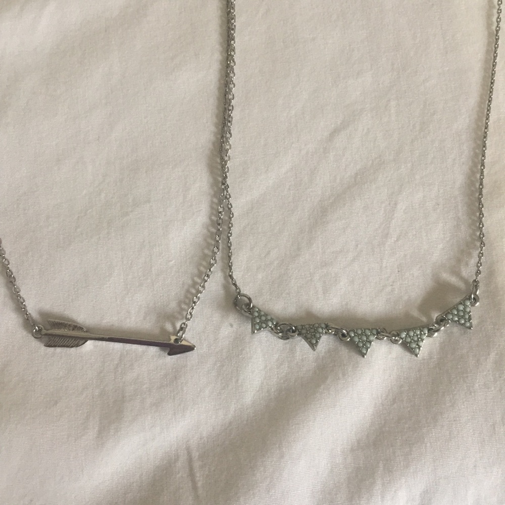 🌻Charming Charlie’s Dainty Silver Necklace Bundle